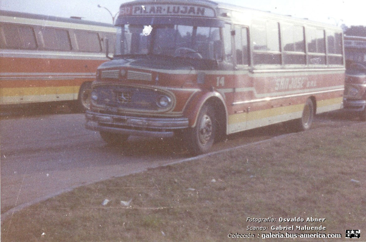 Mercedes-Benz LO 1114 - El Detalle - San José
¿B.1754340?

Línea 350 (Prov.Buenos Aires), interno 14

Fotógrafo: ¿Osvaldo Abner?
Extraído de bolsa de fotografías del Coleclub
Scaneo: Gabriel Maluende
Colección: www.bus-america.com
