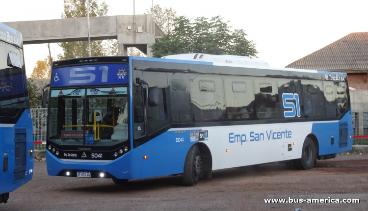 Agrale MT 17.0 LE - Todo Bus Retiro - Emp. San Vicente
AF 033 YG

Línea 51 (Buenos Aires), interno 5041
