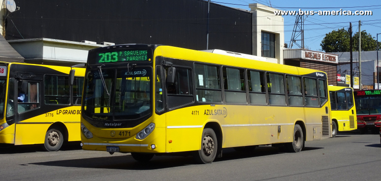 Mercedes-Benz O 500 U - Metalpar Iguazú Nueva Generación - Azúl
AD 187 UN

Línea 203 (Buenos Aires), interno 4171
