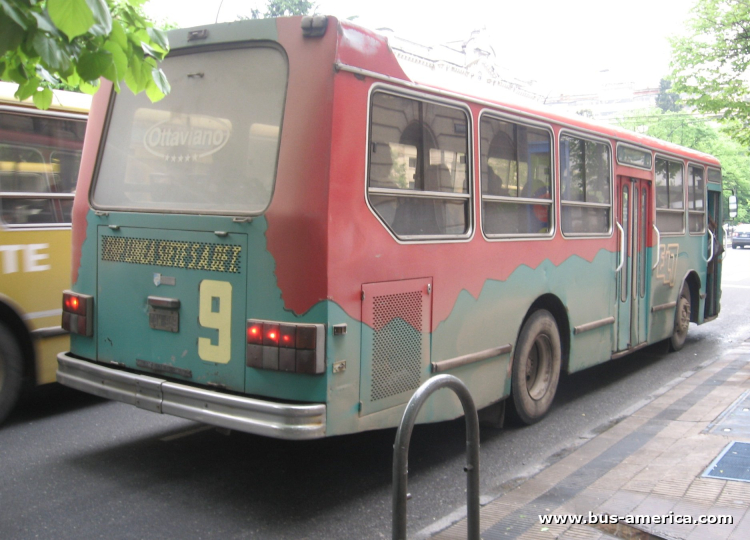 Mercedes-Benz OH 1621 L - Ottaviano - Emp.Línea Siete
CAW 949

Línea 307 (Prov. Buenos Aires), interno 9
