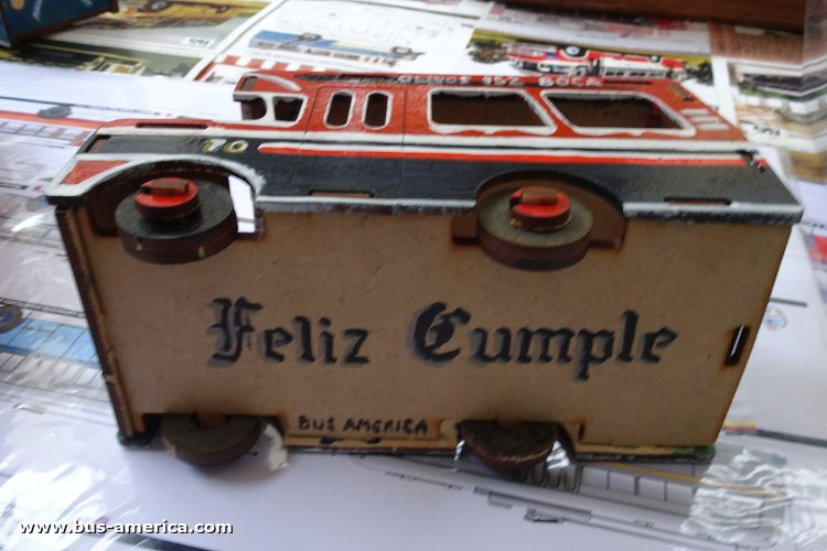 Bus América - Tandilense [juguete / miniatura]
[url=https://bus-america.com/galeria/displayimage.php?pid=67320]https://bus-america.com/galeria/displayimage.php?pid=67320[/url]
[url=https://bus-america.com/galeria/displayimage.php?pid=67321]https://bus-america.com/galeria/displayimage.php?pid=67321[/url]

Línea 152 (Buenos Aires), interno 70 [juguete / miniatura]
