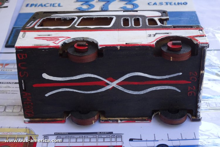 Bus America - Sol de Mayo [juguete / miniatura]
[url=https://bus-america.com/galeria/displayimage.php?pid=70409]https://bus-america.com/galeria/displayimage.php?pid=70409[/url]
[url=https://bus-america.com/galeria/displayimage.php?pid=70411]https://bus-america.com/galeria/displayimage.php?pid=70411[/url]

Línea 4, interno 27 (Buenos Aires) [juguete / miniatura]
