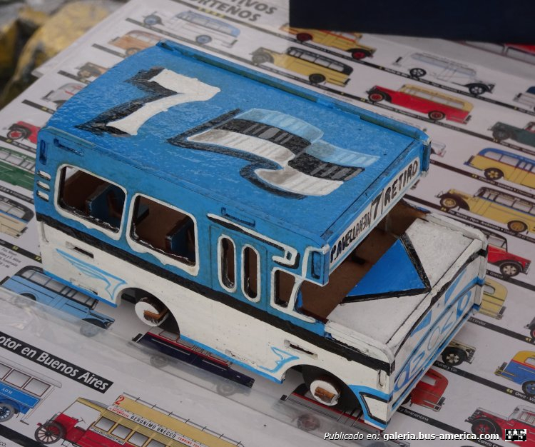 Bus América - 12 de Octubre [juguete / miniatura] 
[url=https://bus-america.com/galeria/displayimage.php?pid=70717]https://bus-america.com/galeria/displayimage.php?pid=70717[/url]
[url=https://bus-america.com/galeria/displayimage.php?pid=70718]https://bus-america.com/galeria/displayimage.php?pid=70718[/url]

Línea 7 (Buenos Aires)
