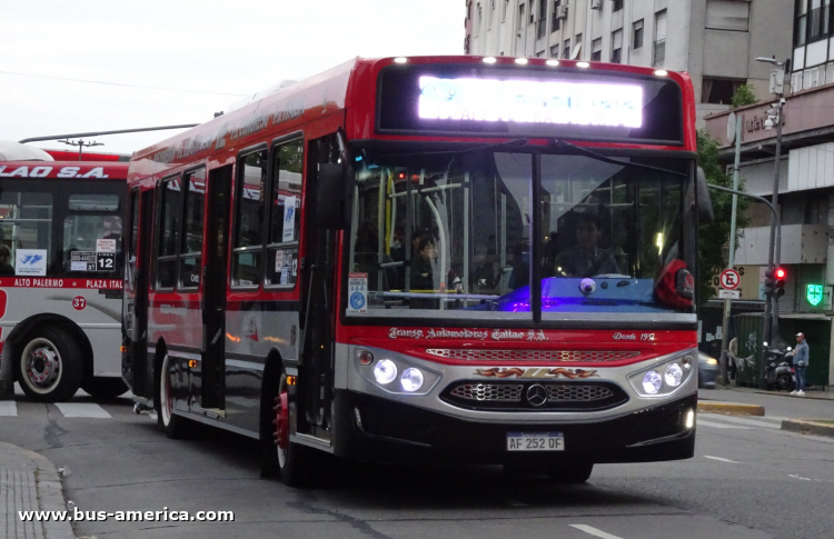 Mercedes-Benz O 500 U - Ugarte Europeo - T.A.Callao
AF 252 QF

Línea 12 (Buenos Aires), interno 15
