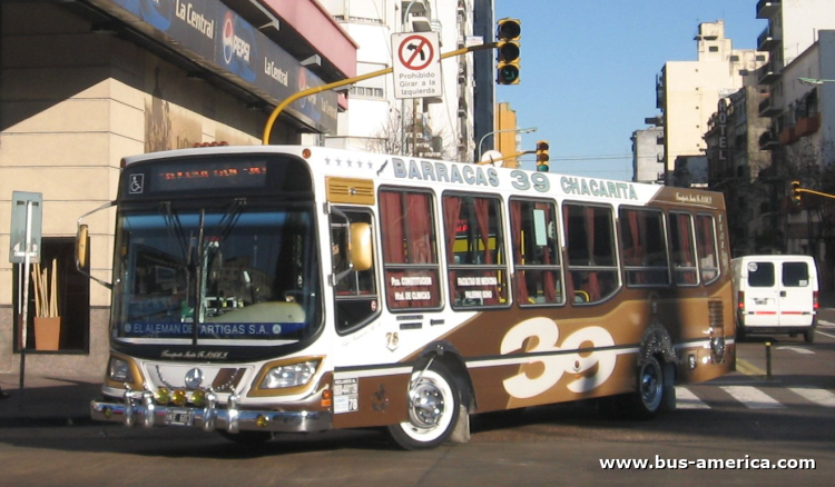 Mercedes-Benz OH 1315 L SB - Italbus Tropea - Ttes.Santa Fe
HKE 603

Línea 39 (Buenos Aires), interno 78
