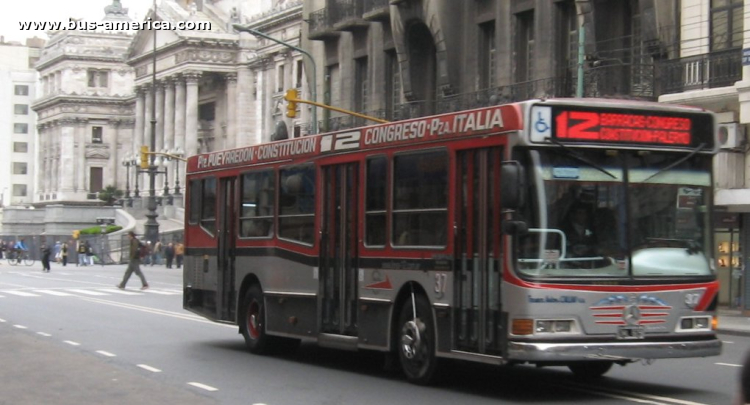 Mercedes-Benz OH 1521 L SB - La Favorita - T.A.Callao
Línea 12 (Buenos Aires), interno 37
