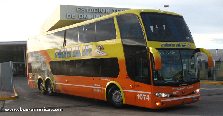 Volvo B12R - Marcopolo G6 Paradiso 1800 DD (en Argentina) - Crucero del Sur
JLQ 323

Crucero del Sur, interno 1074-10
