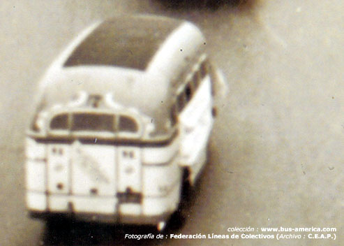 Chevrolet - Industria Argentina - 12 de Octubre
Fotografía para : Federación Líneas de Colectivos ,de Bs.As.
Archivo: Camara Empresaria del Autotransporte de Pasajeros (ex F.L.C.)
Reprodución: Anibal Trasmonte
(imagen segmentada de panorámica)
