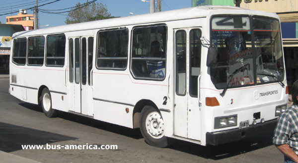 El Detalle OA 101 - San Juan
Omnibus que aún presenta en el cartel la inscripción de la línea 4
