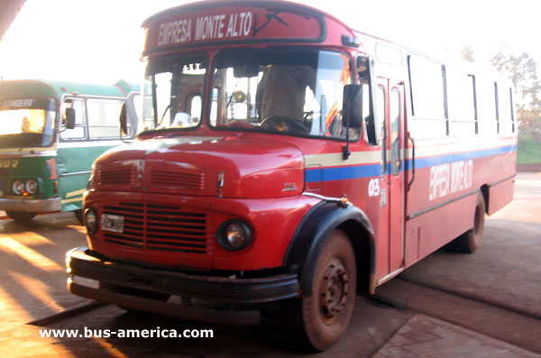 Mercedes-Benz LO 1114 - Ottaviano 9/85 - Monte Alto
SXW 325 - ex patente B.2129600
[url=https://bus-america.com/galeria/displayimage.php?pid=41]https://bus-america.com/galeria/displayimage.php?pid=41[/url]

Monte Alto (San Vicente), interno 03
Ex línea 501 (Pdo.Moreno)


Colectivo que conserva los colores de "La Perlita" , empresa con servicios municipales y provinciales en la zona de Moreno , en el Gran Buenos Aires.
