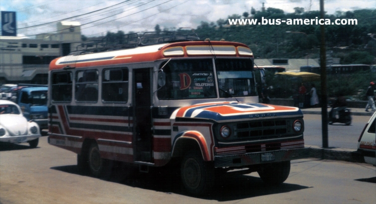 Dodge D-400 - Camet - Sindicato Ciudad de Cochabamba
200FHA

Para concer la hisotória de esta carrocería y su primera etapa visite:
http://www.bus-america.com/BOcarrocerias/Camet/Camet-historiaA.htm
