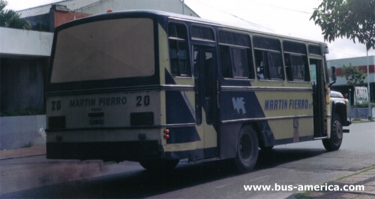 Ford B-7000 - Supercar - Martín Fierro
C.1218622 - UPU528
Para conocer mas sobre la historia de estos coches y esta empresa acceda a la Revista Bus América : http://revista.bus-america.com/Notas/FordMFierro.htm
