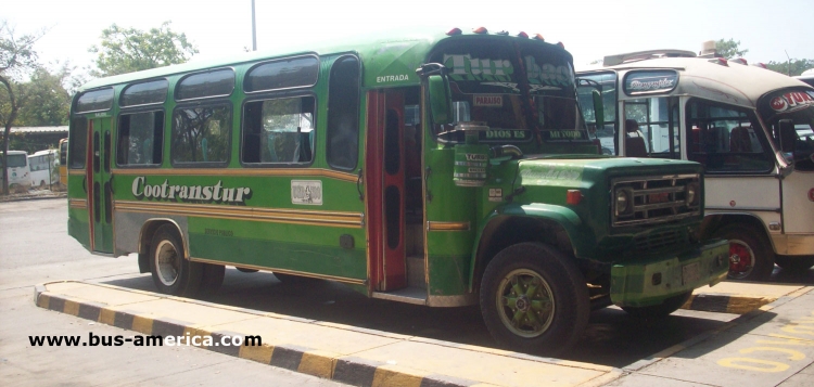 Chevrolet B-60 - Turbaco - Cootranstur
UGB596
http://galeria.bus-america.com/displayimage.php?pos=-26184
