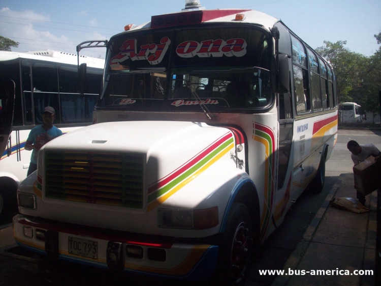 International 4700 - Leonides Lara - Cootransar
TQC793
http://galeria.bus-america.com/displayimage.php?pos=-26178
