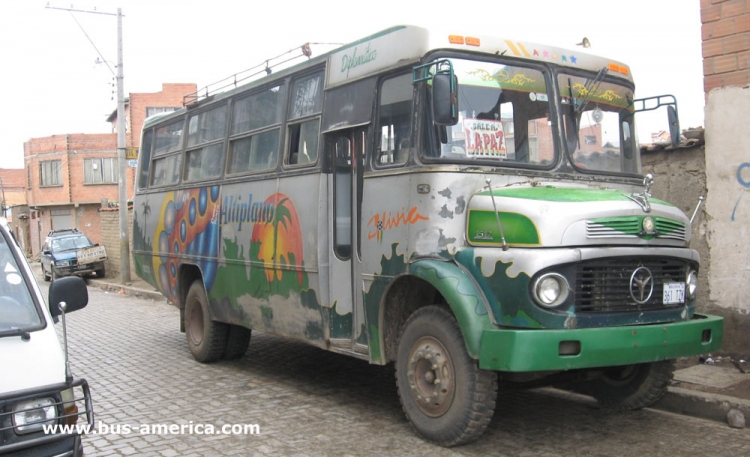 Mercedes-Benz L 1517 - Caio Gabriela Andino (en Bolivia) - Altiplano
361 TZK
