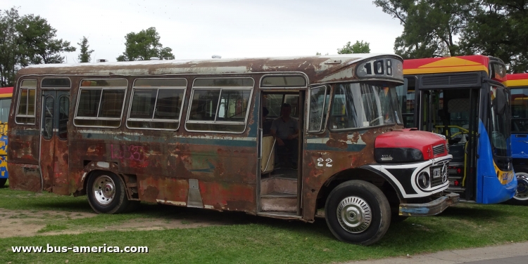 Mercedes-Benz LO 1114 - Crovara - ex La Nueva Unión
THY640 - ex B.1026860

Ex línea 108 (Buenos Aires), interno 22



Archivo posteado originalmente en diciembre de 2018
