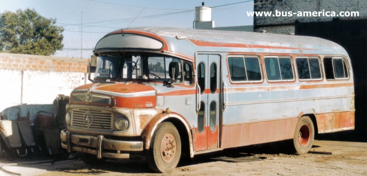 Mercedes-Benz LO 1114 - Crovara
http://galeria.bus-america.com/displayimage.php?pos=-27015
