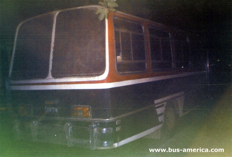 Mercedes Benz LO 1114 - Suyai - Expreso Paraná
B.1846398

Para conocer la historía de esta carrocería visite :
http://www.bus-america.com/ARcarrocerias/Suyai/Suyai-historia.htm
