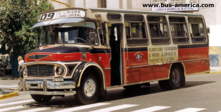 Mercedes-Benz LO 1114 - Suyai S.MB.LO1114/483-001 - Transp. Nueve de Julio
C.1163316
http://galeria.bus-america.com/displayimage.php?pos=-16526
Para conocer la historía de esta carrocería visite :
http://www.bus-america.com/ARcarrocerias/Suyai/Suyai-historia.htm
