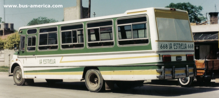 Mercedes Benz LO 1114 - Suyai - La Estrella
X.394096
http://galeria.bus-america.com/displayimage.php?pos=-879

Para conocer la historía de esta carrocería visite :
http://www.bus-america.com/ARcarrocerias/Suyai/Suyai-historia.htm
