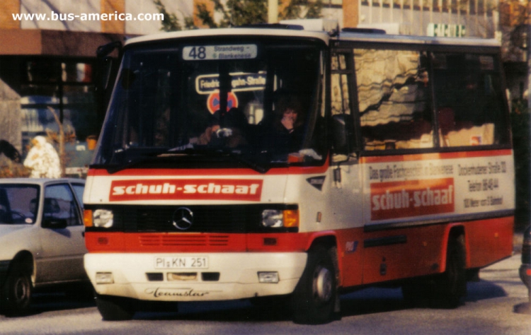 Mercedes-Benz O 814 D - Ernst Auuwarter TeamStar City - HVV
PIKN251
