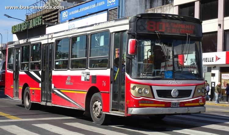 Mercedes-Benz OH 1718 L SB - La Favorita Favorito GR - Nueva Chicago
KER851

Línea 80 (Buenos Aires), interno 76
