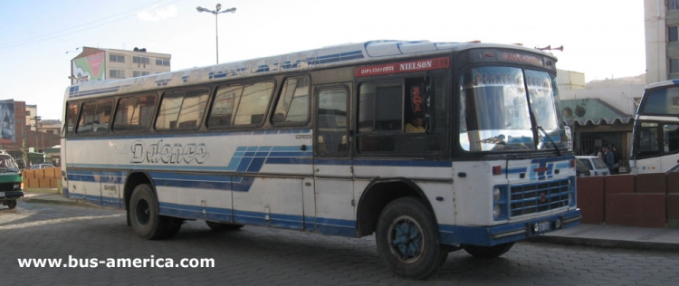 Scania - Nielson Diplomata (en Bolivia) - Dalece
SD4685
http://galeria.bus-america.com/displayimage.php?pos=-12920
