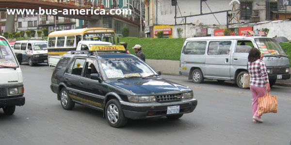 Auto trufi (en Bolivia) - l�nea 120 de La Paz
Trufi significa "Taxi de RUta FIja" 
