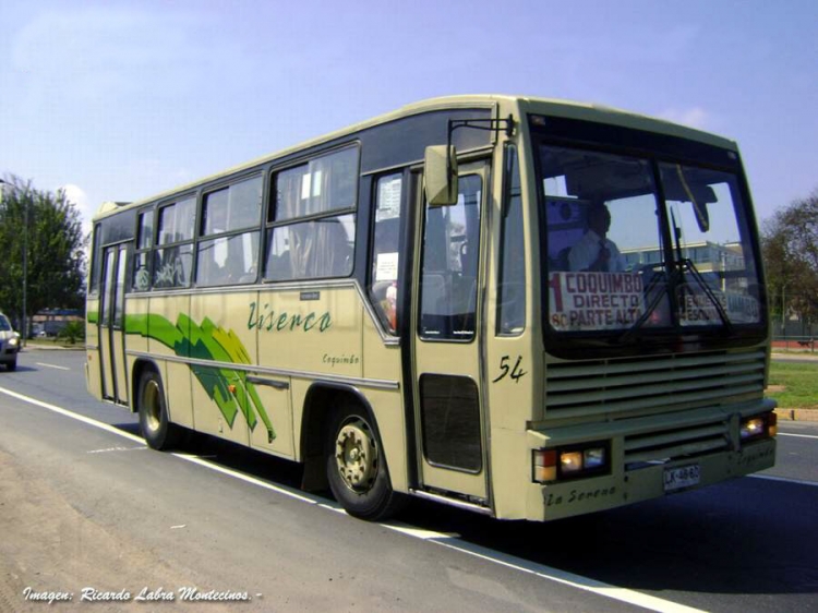 CAIO VICTORIA INTERCITY (en Chile)
AQUI VEMOS UNO DE LOS MODELOS ENVIADO A CHILE ORIGINAL CAIO VICTORIA INTERCITY CON DOS TIPO DE PUERTAS ORIGINALES CAIO
FOTOGRAFIA PROPIEDAD DE RICARDO LABRA MONTECINOS
Palabras clave: REFERENCIA