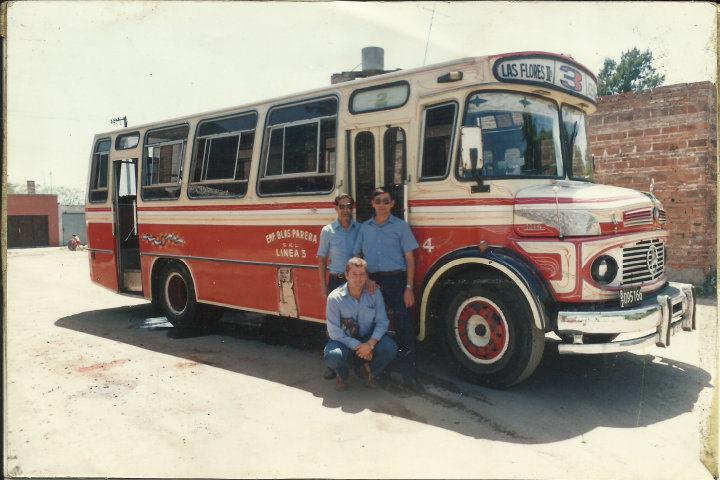 Mercedes-Benz LO 1114 - Suyai 2000 - Blas Parera
B.2095166
http://galeria.bus-america.com/displayimage.php?pos=-25263
http://galeria.bus-america.com/displayimage.php?pos=-24433
En la fotografía: Oporto, Luna & Orlandoni
Publicado en: Línea 3 x siempre (en facebook : http://www.facebook.com/Linea3XSiempre )
Un agradecimiento a "Línea 3 x Siempre"
