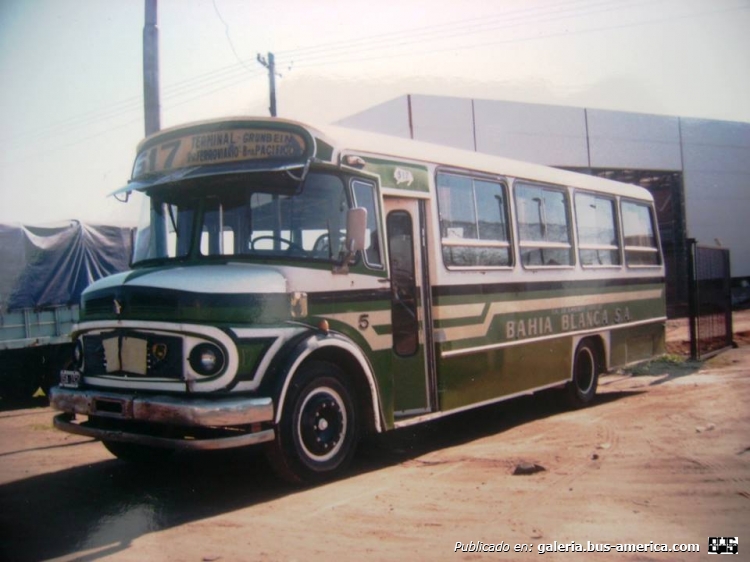 Mercedes-Benz LO 1114 - Fram - Cía. Cdad. Bahía Blanca
B.2195610 - TSA192
http://galeria.bus-america.com/displayimage.php?pid=25207
http://galeria.bus-america.com/displayimage.php?pid=34608
http://galeria.bus-america.com/displayimage.php?pid=34609

Fotografía y gentileza: Fernando Carnevale

Se puede consultar la historia de esta línea en [url=http://revista.bus-america.com/Notas/517.htm] revista.bus-america.com 517
[/url]
