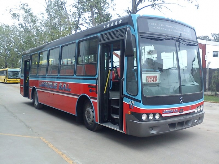 Mercedes-Benz OF 1418 - Nuovobus - Larroque
http://galeria.bus-america.com/displayimage.php?pos=-21811

Fotografía gentileza de Nuovobus por medio de su sitio en Facebook
