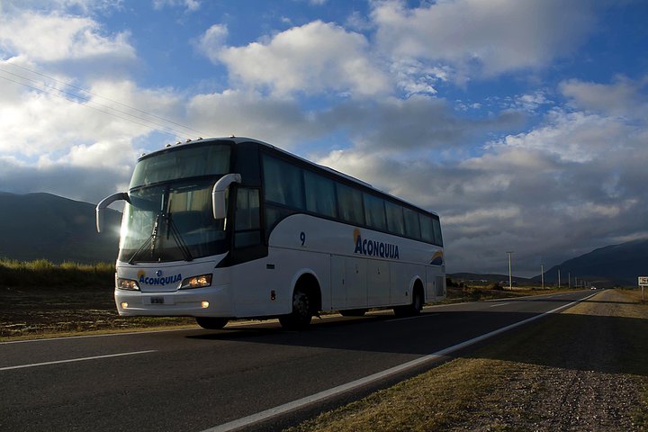 J.Troyano Calixto - Aconquija
Fotografía de : Transporte Aconquija
Gentileza : Facebook Transporte Aconquija
