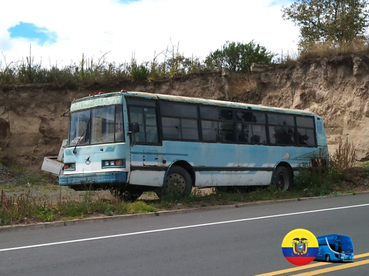 Bus Mercedes (en Ecuador)
CASABUS O UN AYCO REFORMADO, ESTA SOBRE UN CHASIS OMC1419/46
