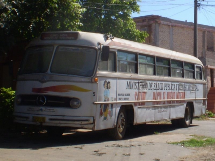 Mercedes-Benz O321 (en Paraguay) - Ministerio de Salud
