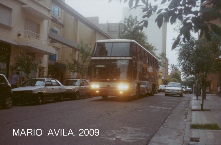 Marcopolo Paradiso GV (en Argentina) - TUS
AV. OLMOS  Y  BS. AS .
