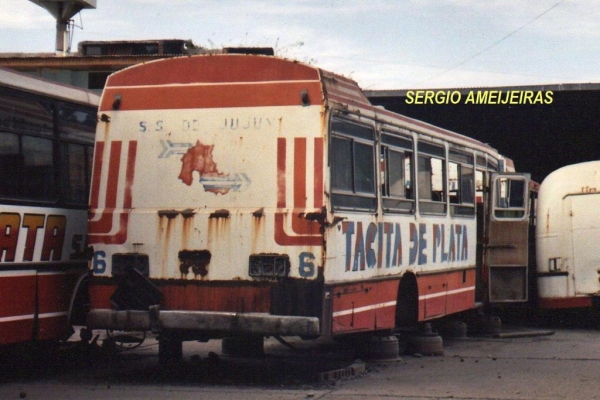 Mercedes-Benz OC 1214 - Neocal - Tacita de Plata
Esta foto la saque con zoom a través de una pequeña abertura en el portón donde estaban todos los coches de esta empresa, prácticamente desmantelados.
Palabras clave: OC 1214 neocal tacita de plata jujuy