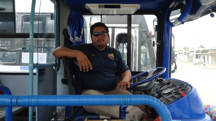 MARCOPOLO TORINO (EN ECUADOR) - YO DENTRO DEL BUS
BUS PERTENECIENTE A LA LINEA 21
