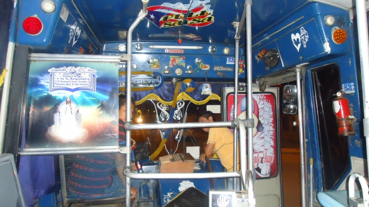 Caio Vitoria - Mercedes Benz OF 13-18 (En Ecuador)
Cortesìa de Franklin Pinta Lopez para www.bus-america.com
