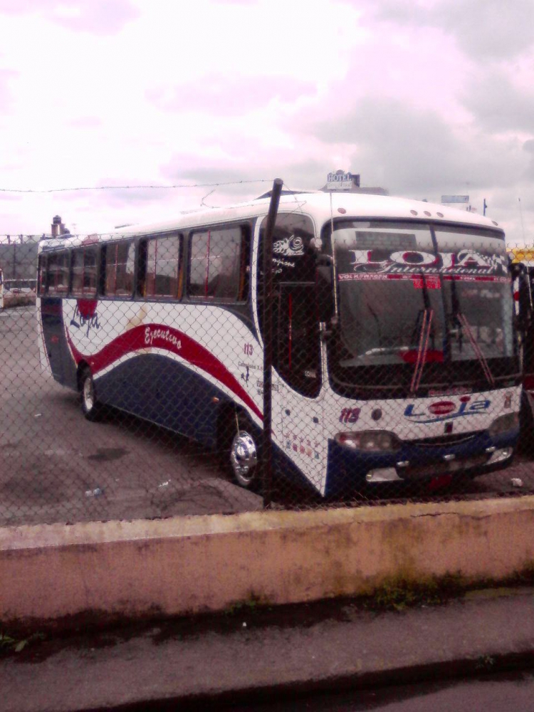 COMIL
BUS EN GARAJE DEL TERMINAL TERRESTRE
