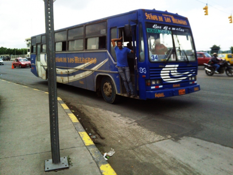 CAIO VITORIA (EN ECUADOR)  - COOP SEÑOR DE LOS MILAGROS
GUAYAQUIL - ECUADOR
INGRESO DE BUSES "INTER" TERMINAL TERRESTRE

