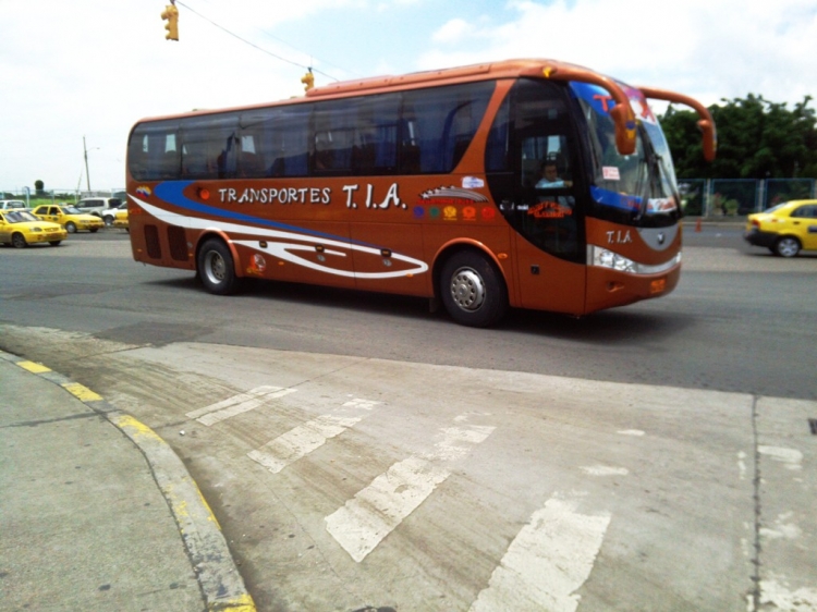 YUTONG ZK6100HB (EN ECUADOR) - TIA
GUAYAQUIL - ECUADOR
INGRESO DE BUSES "INTER" TERMINAL TERRESTRE
