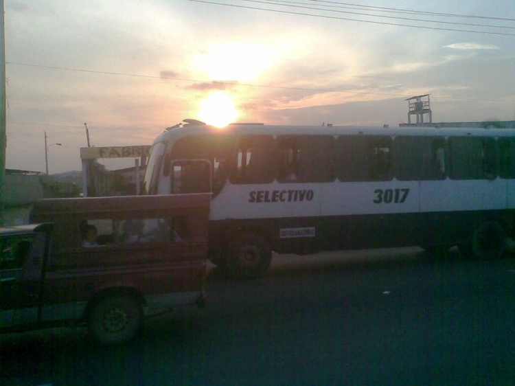 M & L
EL "TRANSFORMER" DE GUAYAQUIL, IMAGEN DEL 2010
