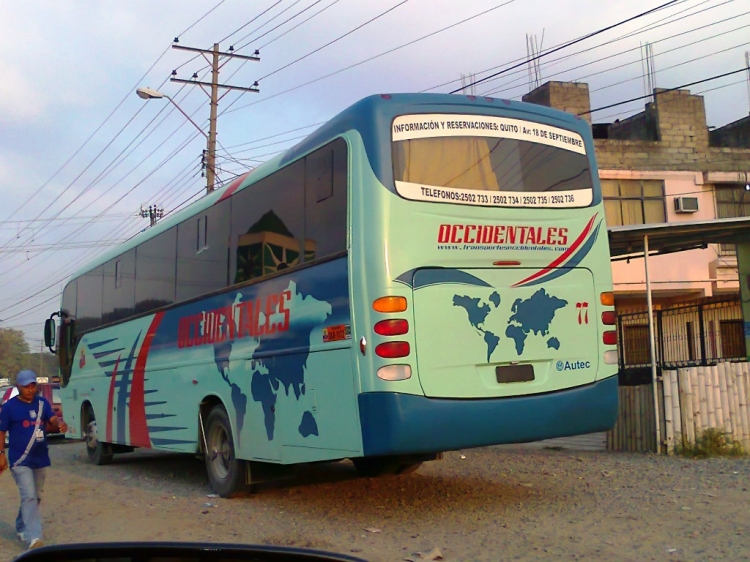 COMIL CAMPIONE 3.65  - REFORMADO (EN ECUADOR) / OCCIDENTALES, NUEVO CORTE DE PINTURA
IMAGEN DE JUAN DURÁN, VISTA POSTERIOR DE LA UNIDAD
