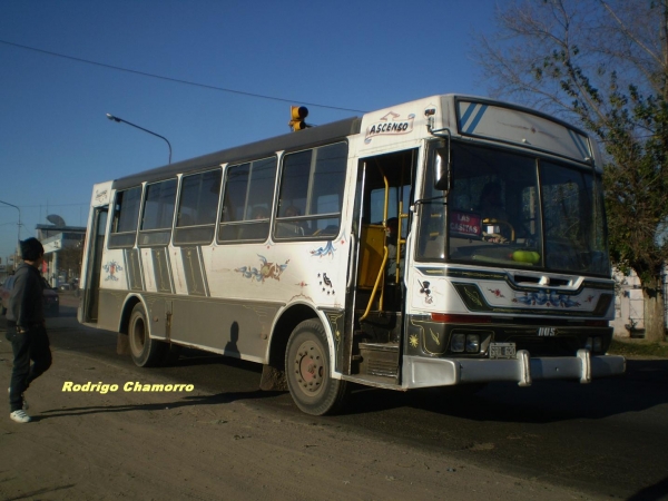 Mercedes-Benz OF 1215 - Bus Tango - Las Casitas
SRQ 620 - ex patente B.2513144

Línea "Km.29-Las Casitas" (Pdo. La Matanza, no autorizada)

Para ver la fotografía de este ómnibus haga click aquí: [url=https://bus-america.com/galeria/albums/userpics/10685/KM.29%20SYJ333.JPG]https://galeria.bus-america.com/KM.29%20SYJ333.JPG[/url]
Palabras clave: 1215 Bus Tango Km 29