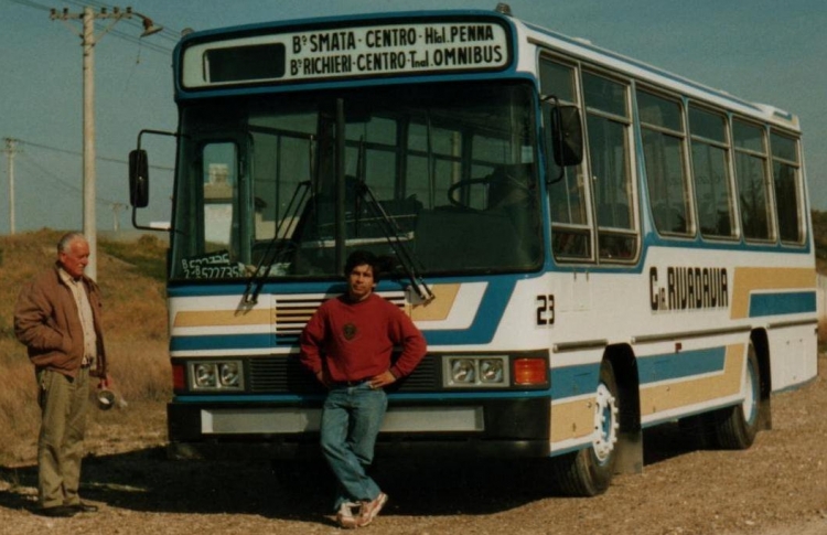 MARCELO SALGADO
B.2522735
VALIOSISIMO MATERIAL FOTOGRAFICO DEL SR. JORGE BENUZZI.PROPIETARIO HISTORICO DEL INTERNO Nº15 DE LA CIA. RIVADAVIA,DE LA CDAD. DE BAHIA BLANCA

