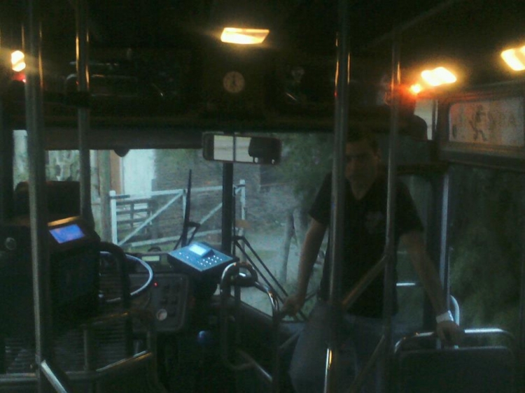 MARCELO SALGADO
AXR078
FOTOS DE UN FUTURO Y VERDADERO COLECTIVERO: OSVALDITO "PITY" MILLAN
http://galeria.bus-america.com/displayimage.php?pos=-23620
http://galeria.bus-america.com/displayimage.php?pos=-23622
http://galeria.bus-america.com/displayimage.php?pos=-23623
http://galeria.bus-america.com/displayimage.php?pos=-23624
http://galeria.bus-america.com/displayimage.php?pos=-23625
http://galeria.bus-america.com/displayimage.php?pos=-23626
http://galeria.bus-america.com/displayimage.php?pos=-23627
http://galeria.bus-america.com/displayimage.php?pos=-23628
http://galeria.bus-america.com/displayimage.php?pos=-23629
http://galeria.bus-america.com/displayimage.php?pos=-23630
http://galeria.bus-america.com/displayimage.php?pos=-23631
http://galeria.bus-america.com/displayimage.php?pos=-23632
http://galeria.bus-america.com/displayimage.php?pos=-23633
http://galeria.bus-america.com/displayimage.php?pos=-23635
http://galeria.bus-america.com/displayimage.php?pos=-23636
http://galeria.bus-america.com/displayimage.php?pos=-23637
(Vista interior de la unidad)
