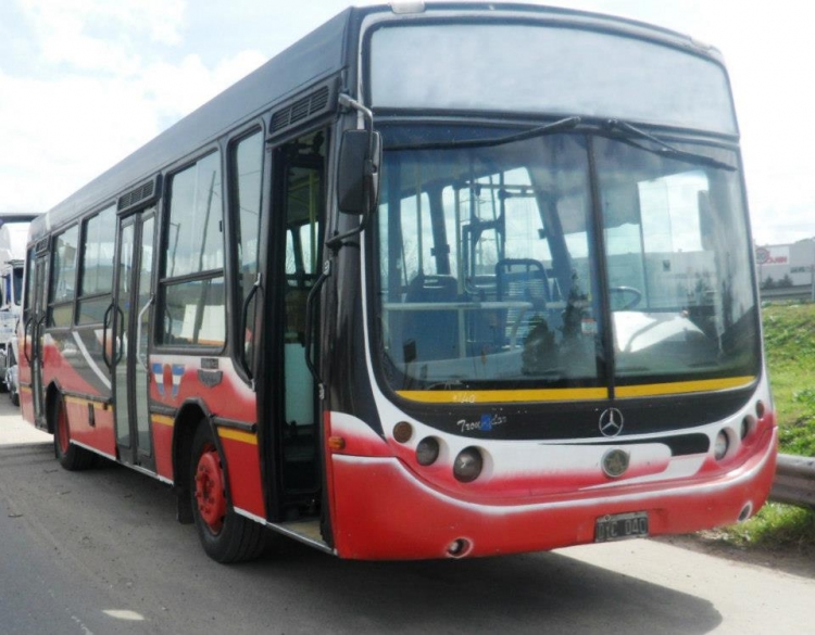 MARCELO SALGADO
FOTOS DE: LA AGENCIA:" LOS DADOS" PARA TRANSPORTE:"EL BAHIENSE" FLAMANTE PROPIETARIO DE ESTA UNIDAD
