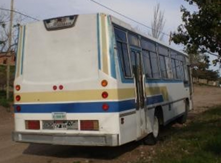 MARCELO SALGADO
FOTO EXTRAIDA DE:
http://www.alamaula.com/buenos-aires/colectivos/colectivo-urbano-mb-1215/2394092
