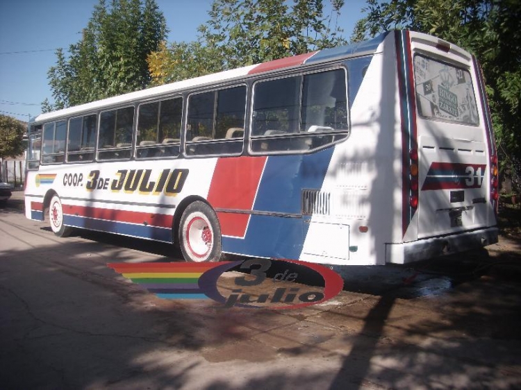 Coop. 3 de Julio 31
ABC 520
http://galeria.bus-america.com/displayimage.php?pos=-12518
Palabras clave: coop 3 de julio